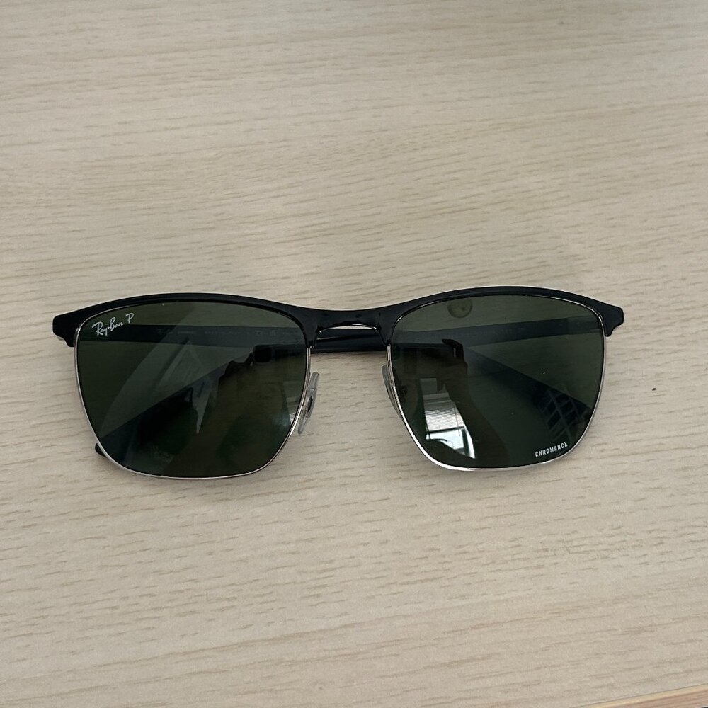 Ray-Ban RB3686 Sunglasses Black with Green lens